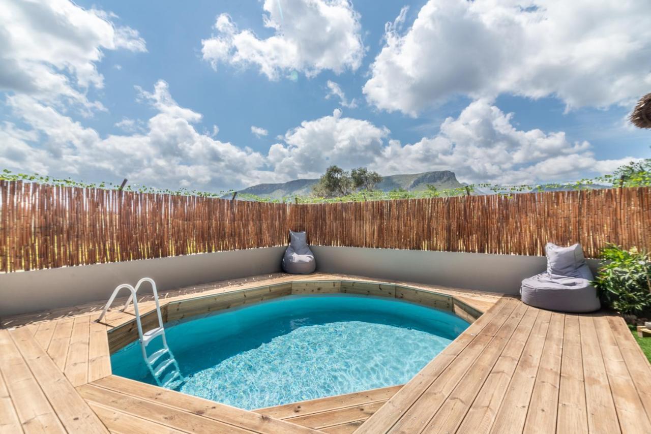 Cozy House With Pool Near Beach Gazi Exterior photo