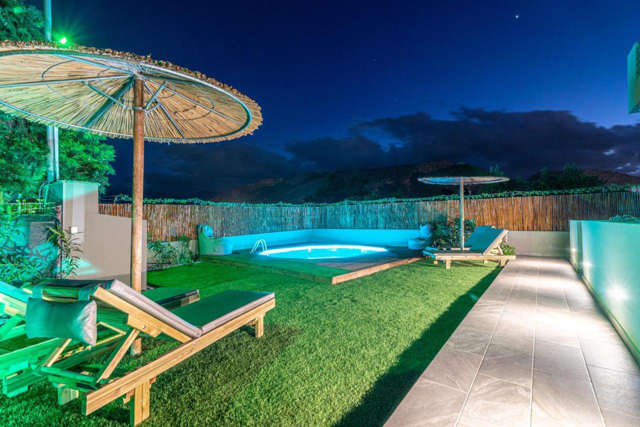 Cozy House With Pool Near Beach Gazi Exterior photo
