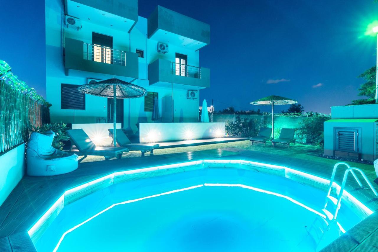 Cozy House With Pool Near Beach Gazi Exterior photo